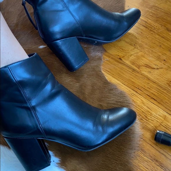 Black booties- Sz 8.5/38.5 - Picture 5 of 6